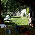 Discret, Apaisant, Calme Entre Et Montagne, Thermalisme *