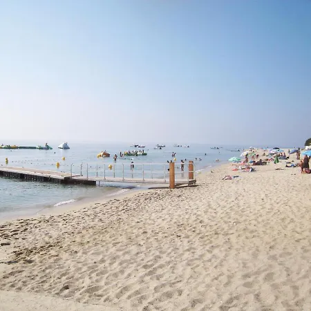 Discret, Apaisant, Calme Entre Et Montagne, Thermalisme *