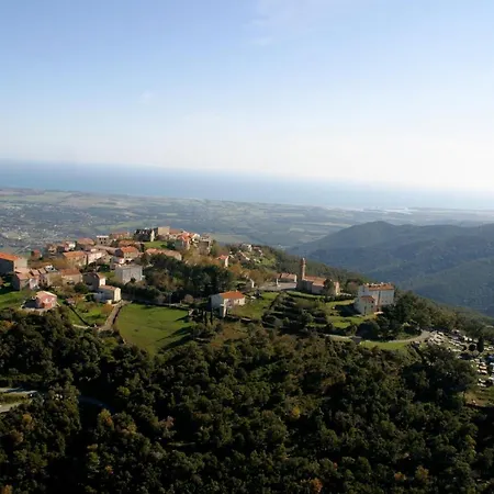 Discret, Apaisant, Calme Entre Et Montagne, Thermalisme