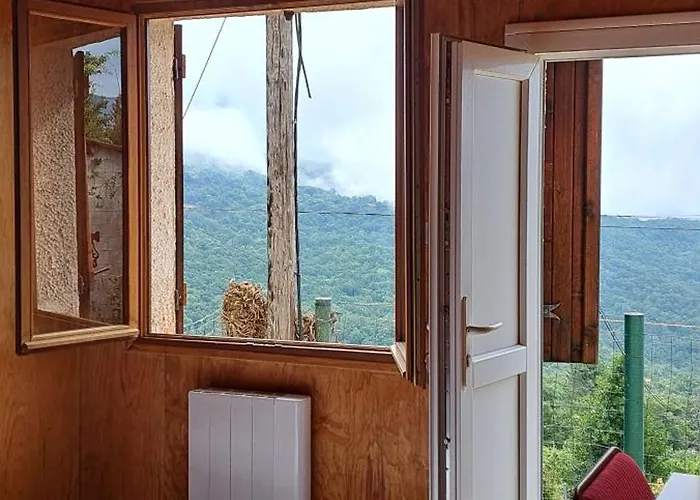 Discret, Apaisant, Calme Entre Et Montagne, Thermalisme *